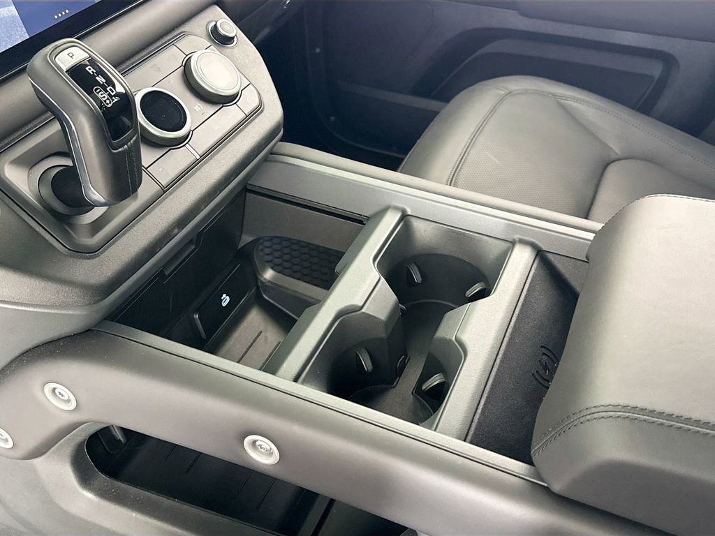 Used 2025 Land Rover Defender 110 S image 21