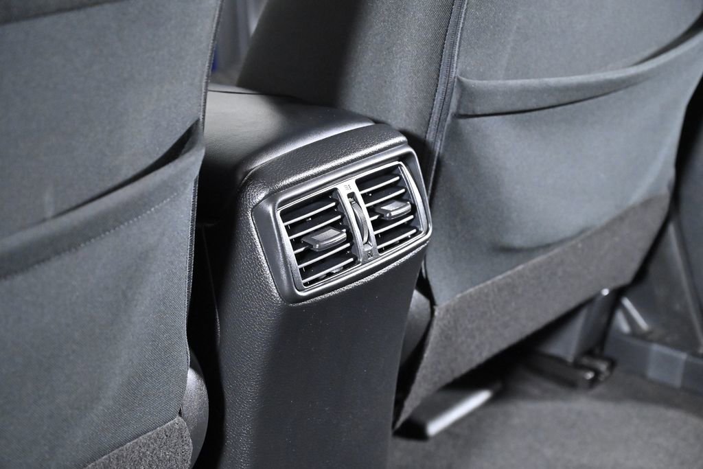 Used 2019 Nissan Rogue SV w/ Sun & Sound Touring Package image 29