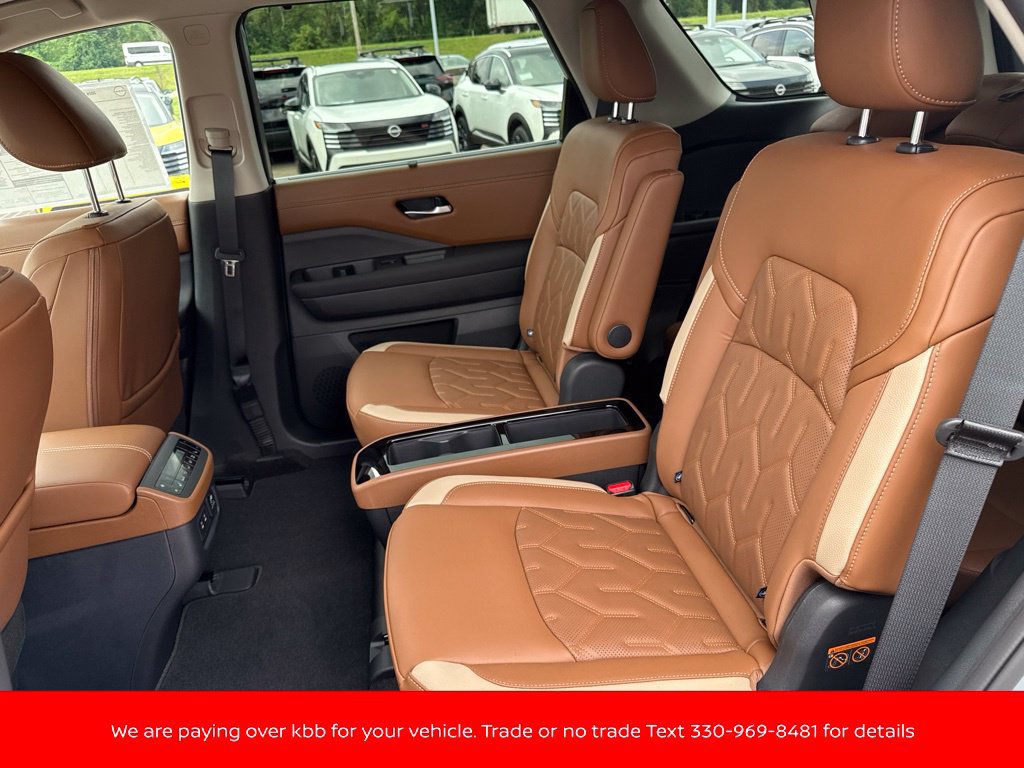 New 2026 Nissan Pathfinder Platinum w/ Accent Package AWD/4WD image 40