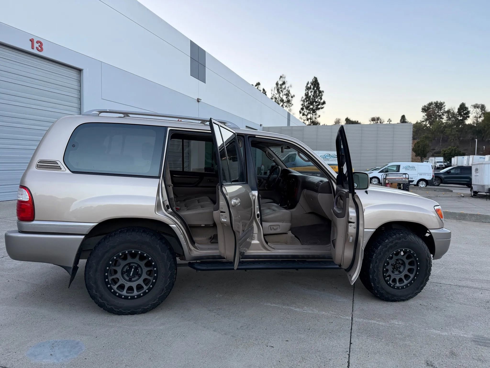 Used 1999 Lexus LX 470 4WD image 28
