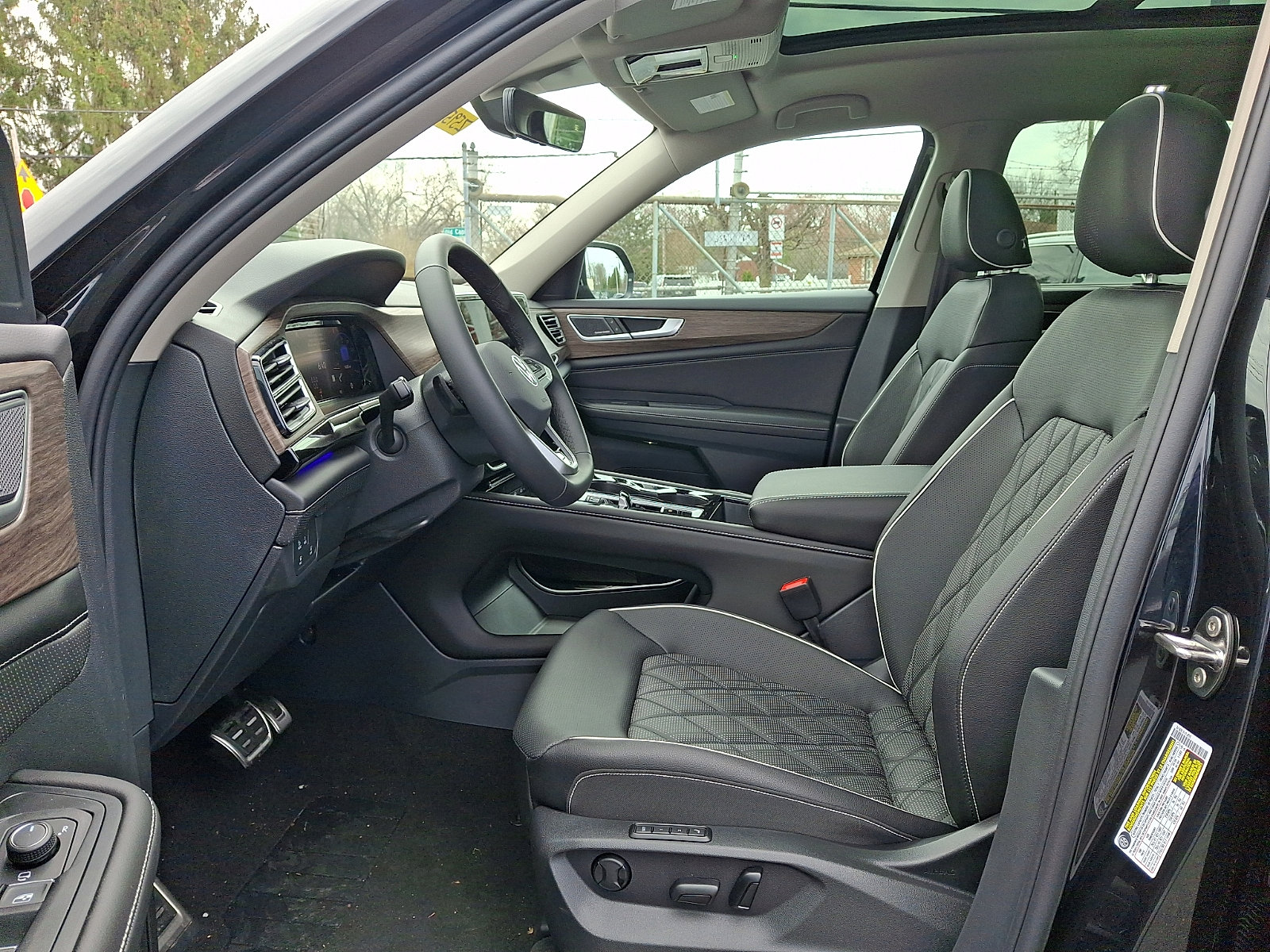 New 2026 Volkswagen Atlas SEL Premium R-Line image 9