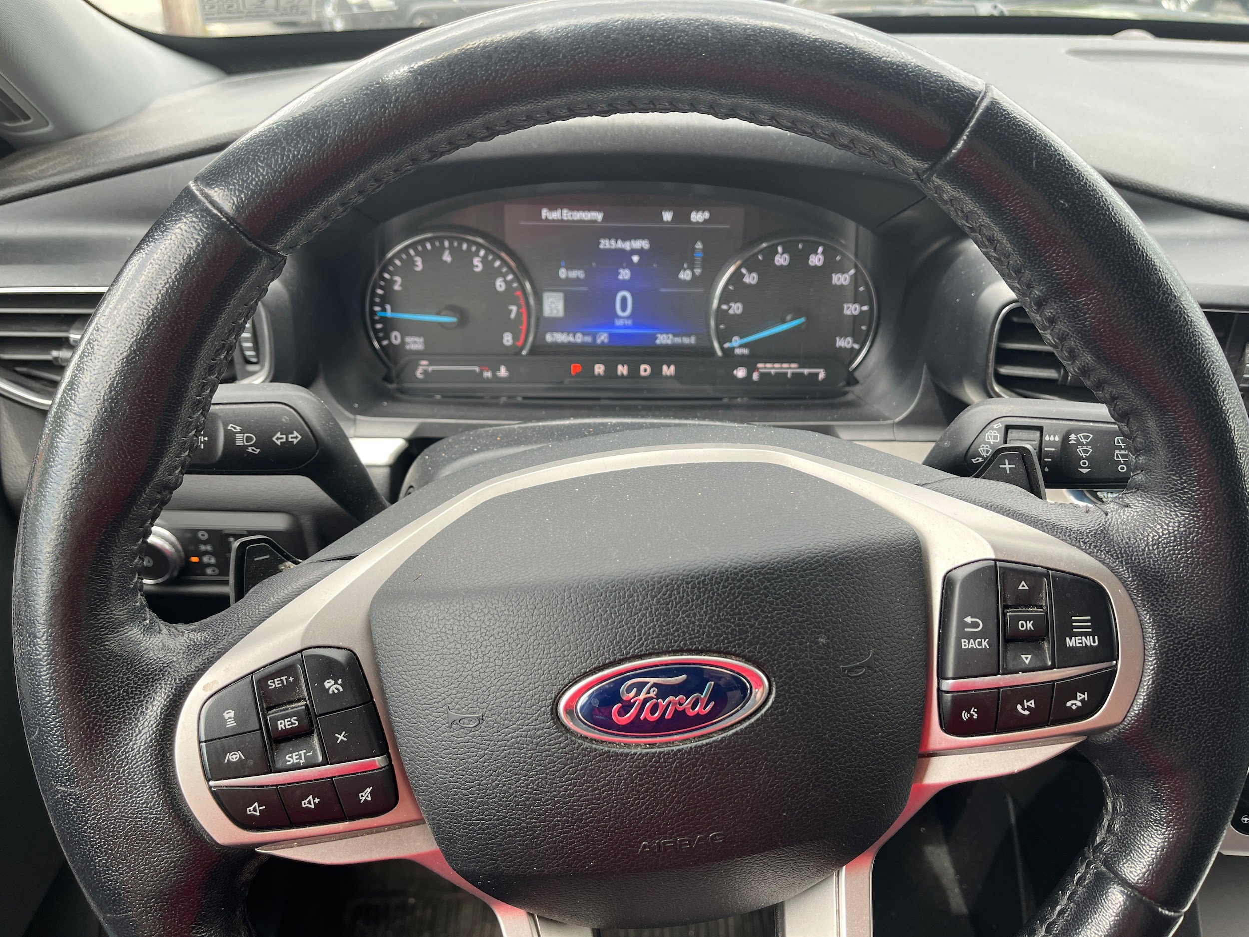 Used 2021 Ford Explorer XLT w/ Equipment Group 202A AWD/4WD image 16