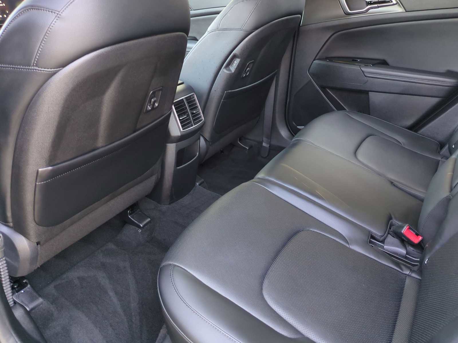 Used 2023 Kia Sportage EX image 19