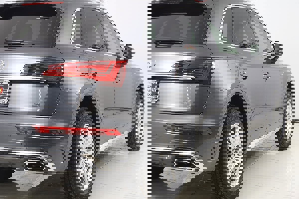 Used 2024 Audi Q5 2.0T Premium w/ Convenience Package image 45