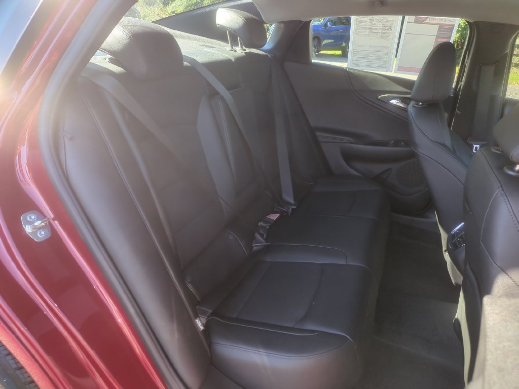 Used 2023 Chevrolet Malibu LT FWD image 17