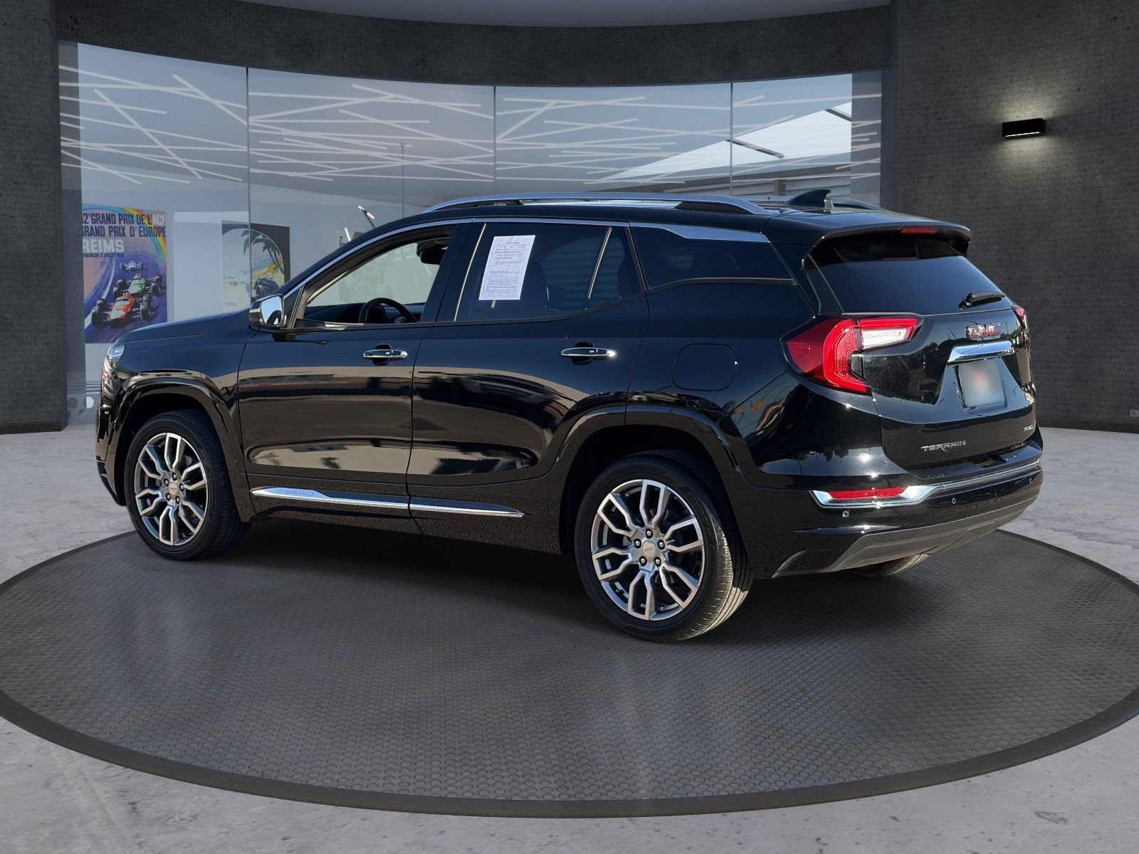 Certified 2024 GMC Terrain Denali w/ Denali Premium Package AWD/4WD image 4