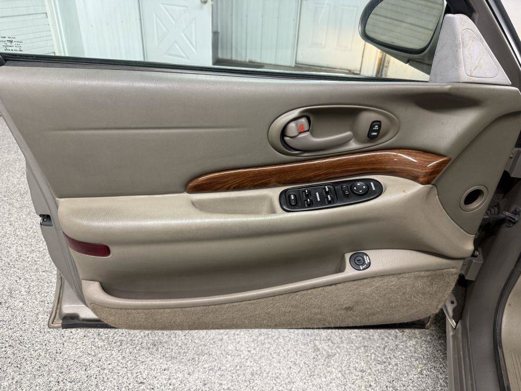 Used 2000 Buick Le Sabre Custom w/ Premium Opt Pkg FWD image 21