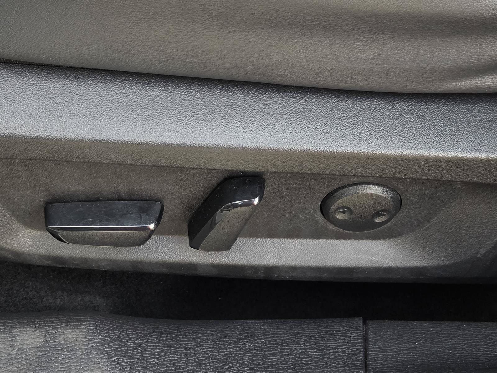 Used 2025 Mitsubishi Outlander SE AWD/4WD image 29