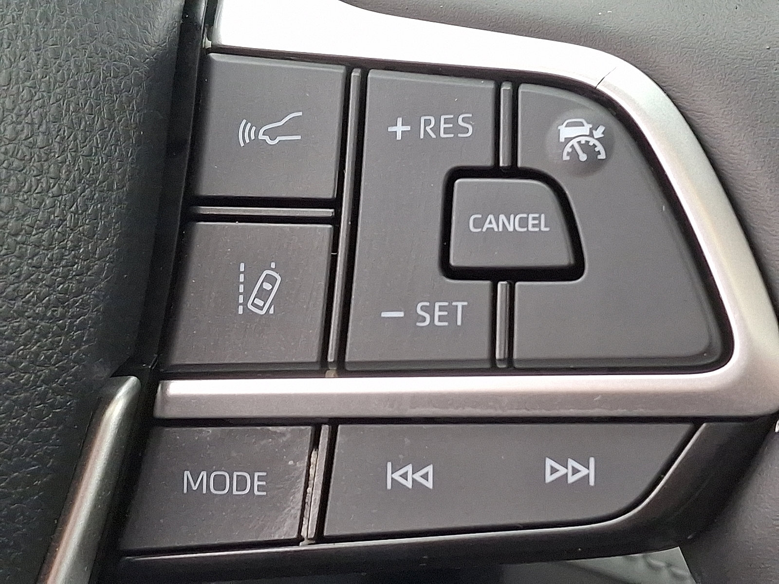 Used 2023 Toyota Highlander Limited image 23