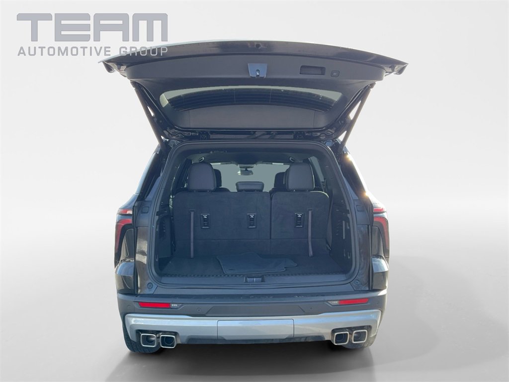 Used 2025 Chevrolet Traverse LT image 13