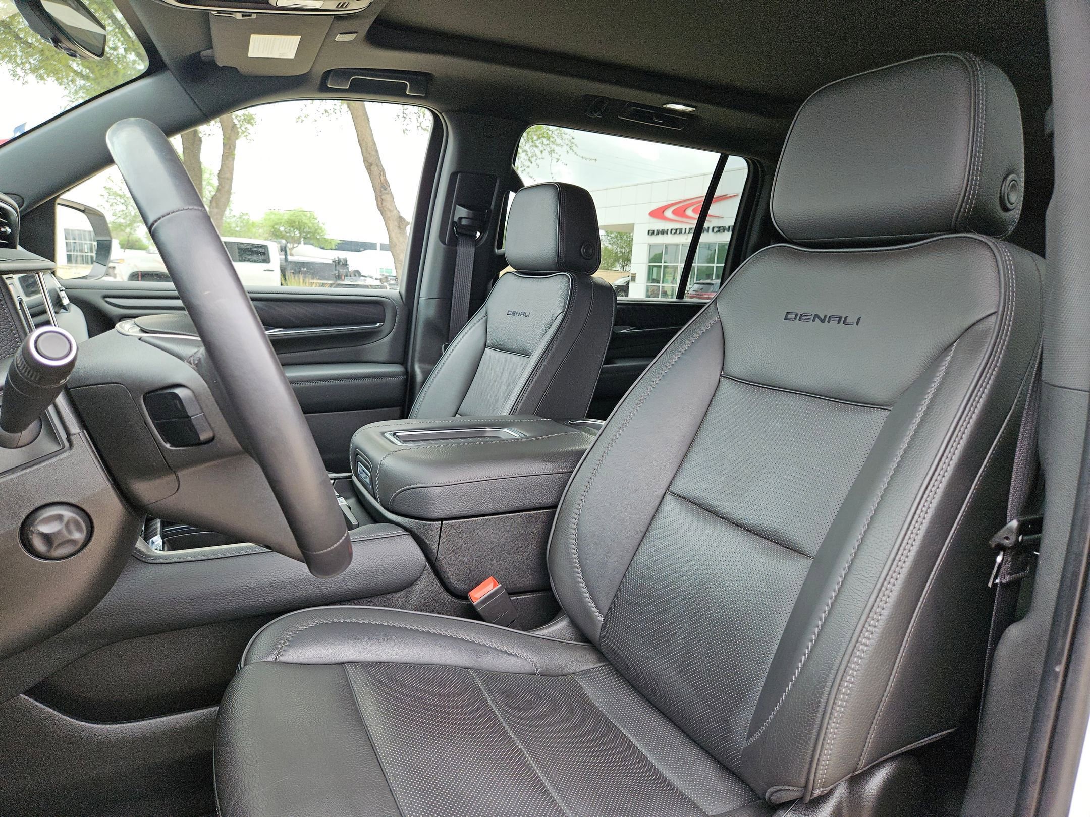 Certified 2022 GMC Yukon XL Denali w/ Denali Premium Package image 13