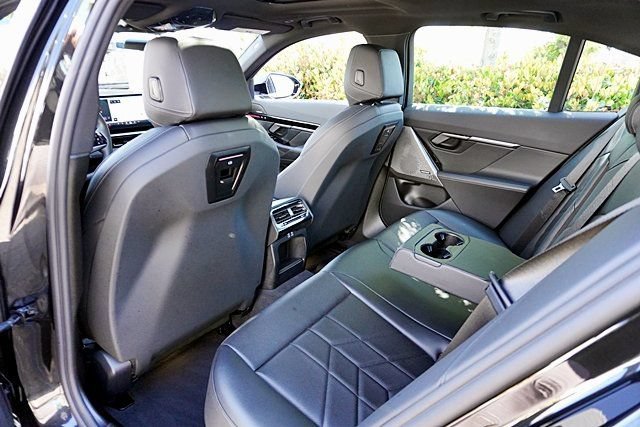 Used 2026 BMW 530i w/ Premium Package RWD image 17