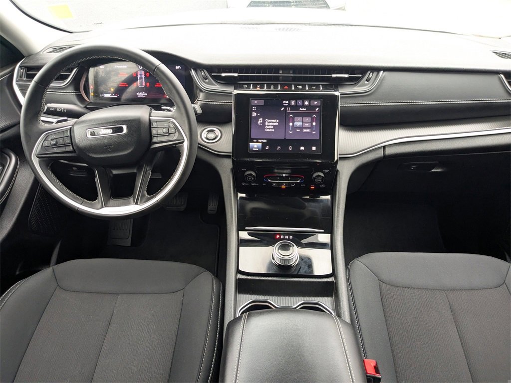 Used 2024 Jeep Grand Cherokee Laredo X image 19