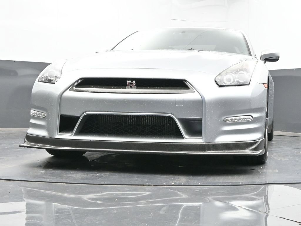 Used 2012 Nissan GT-R Premium image 45