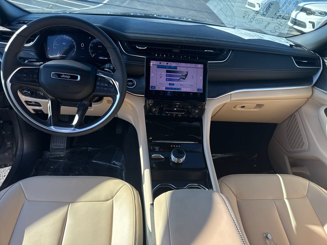 Used 2025 Jeep Grand Cherokee L Limited AWD/4WD image 14