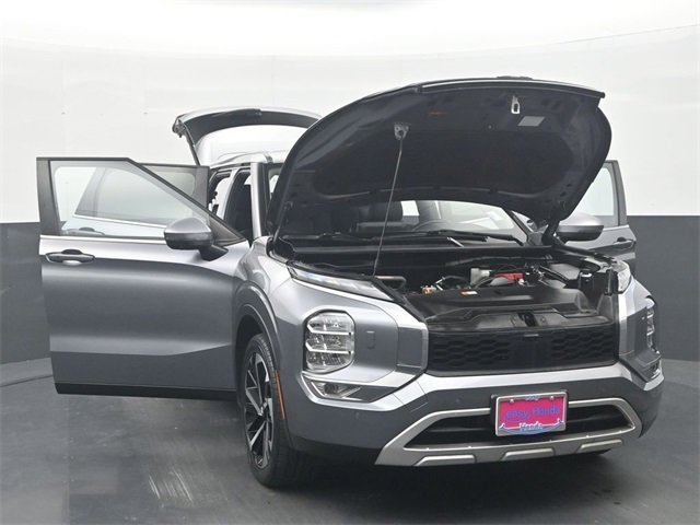 Used 2024 Mitsubishi Outlander SE image 36