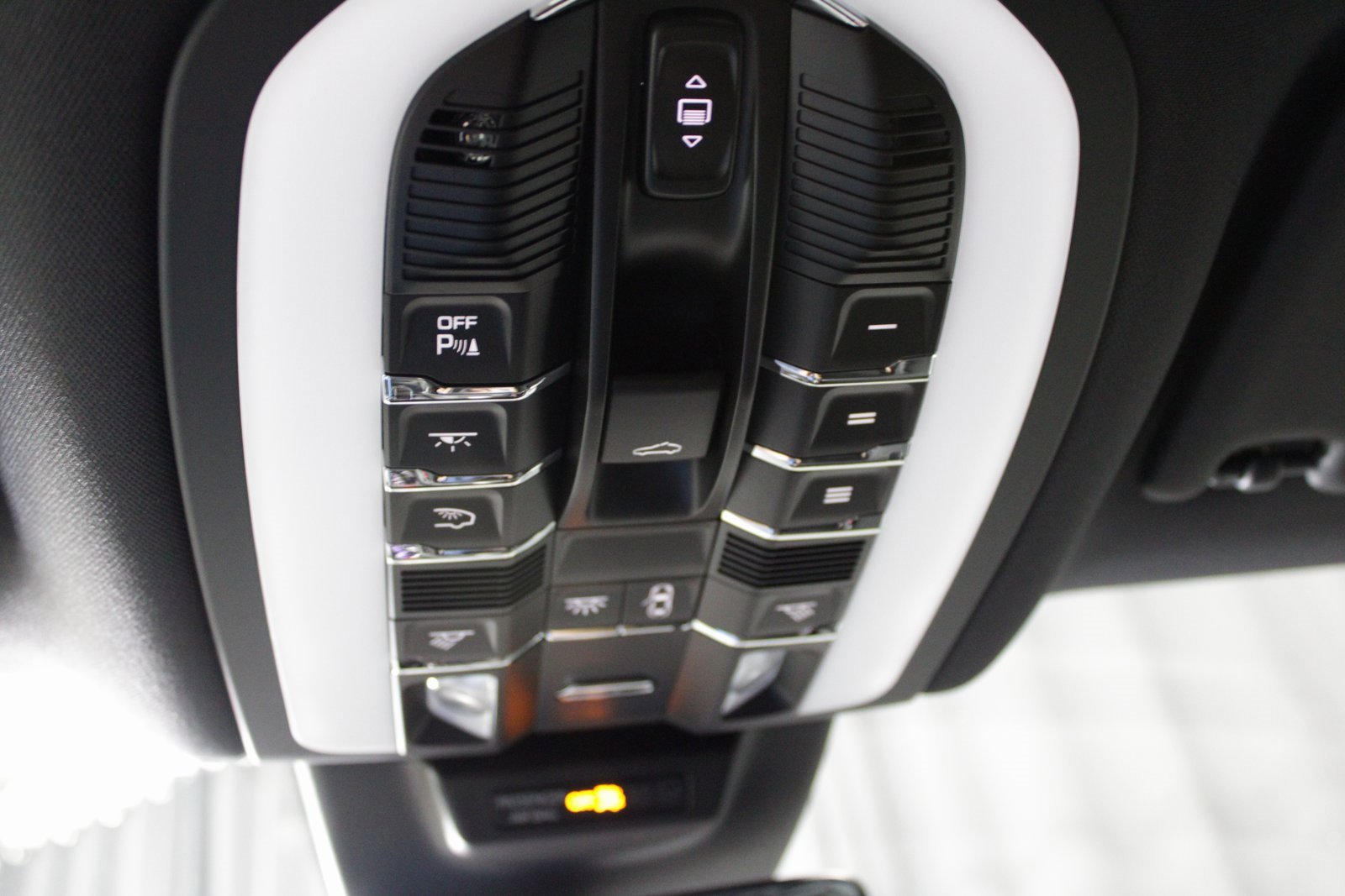 New 2026 Porsche Macan image 35