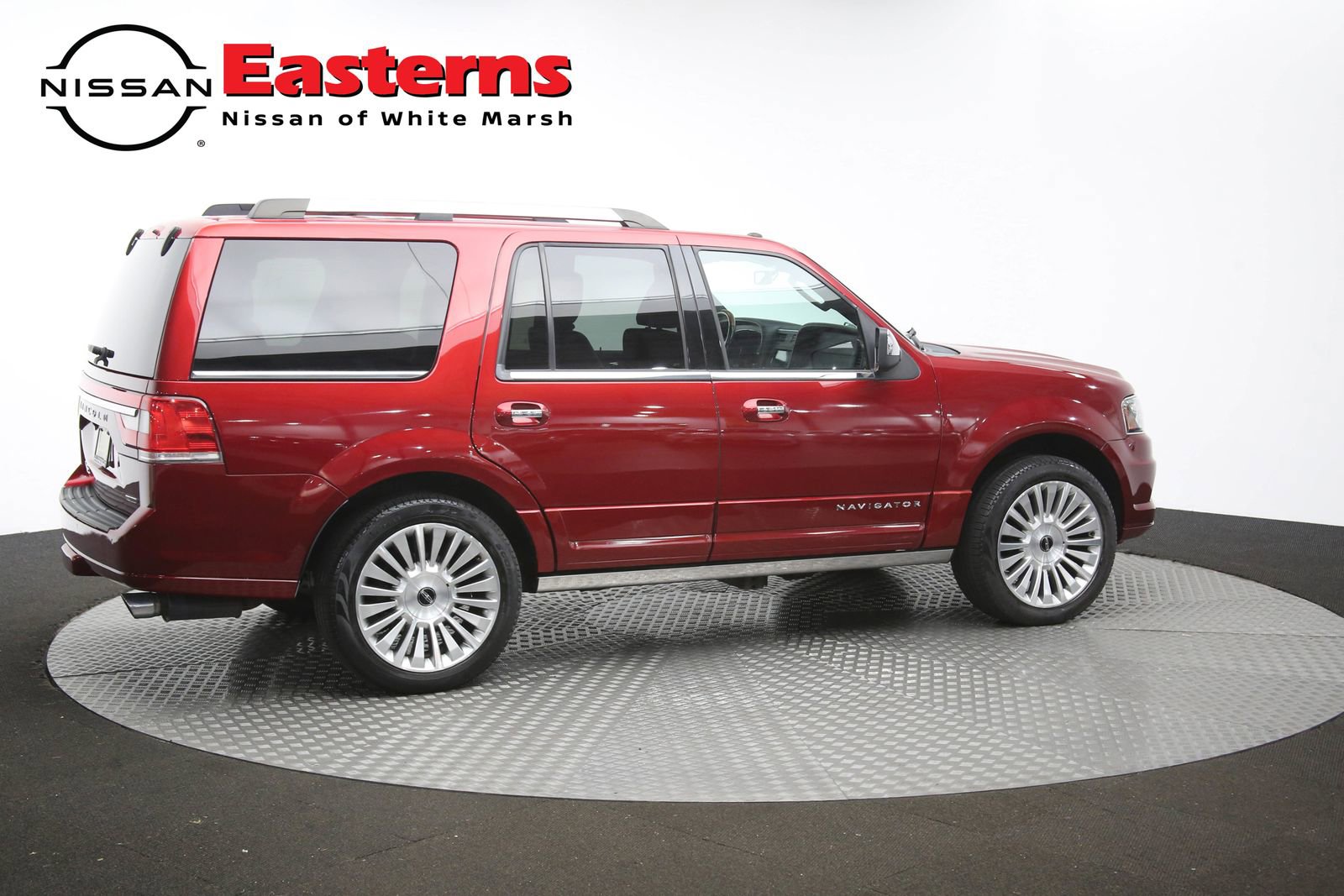 Used 2016 Lincoln Navigator Reserve AWD/4WD image 46
