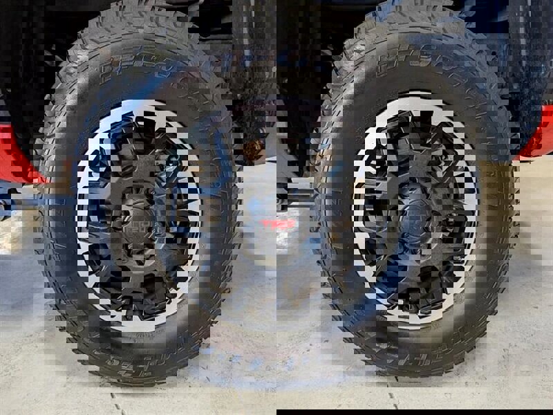 Used 2024 Toyota Tacoma TRD Off-Road image 15