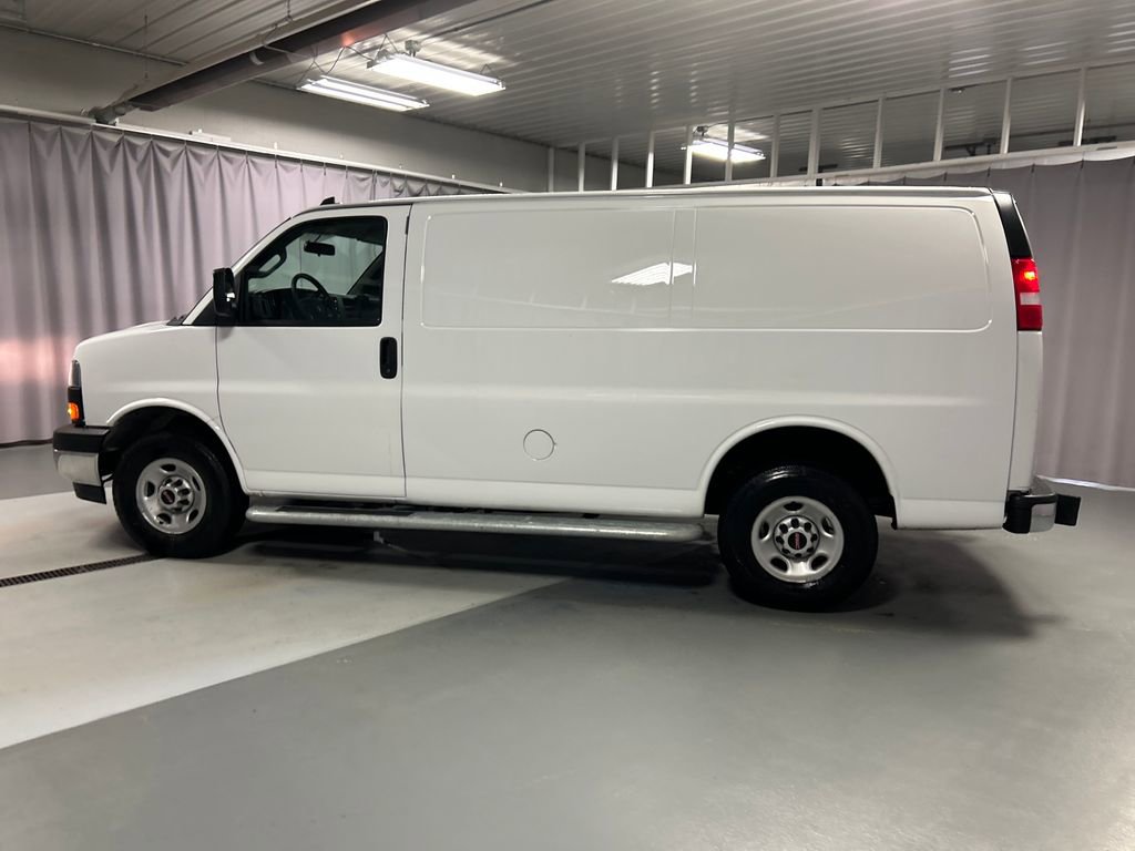 Used 2024 GMC Savana 2500 w/ Driver Convenience Package image 4