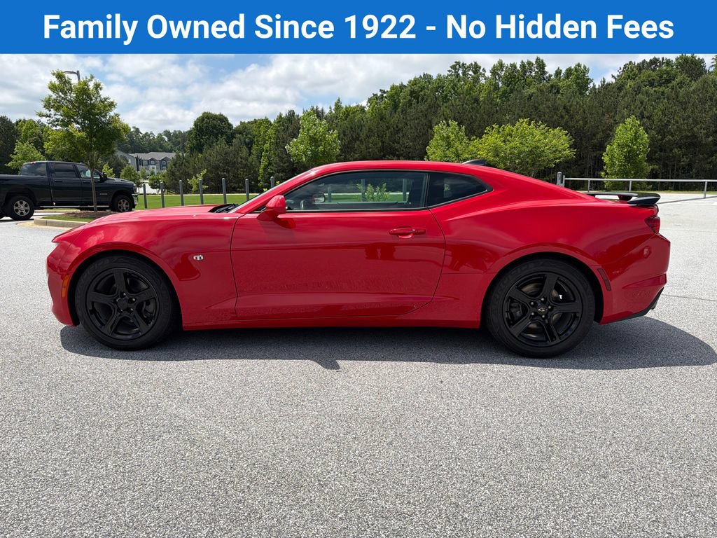 Used 2022 Chevrolet Camaro LT RWD image 4