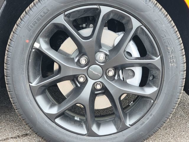 New 2027 Chrysler Pacifica Limited AWD/4WD image 17