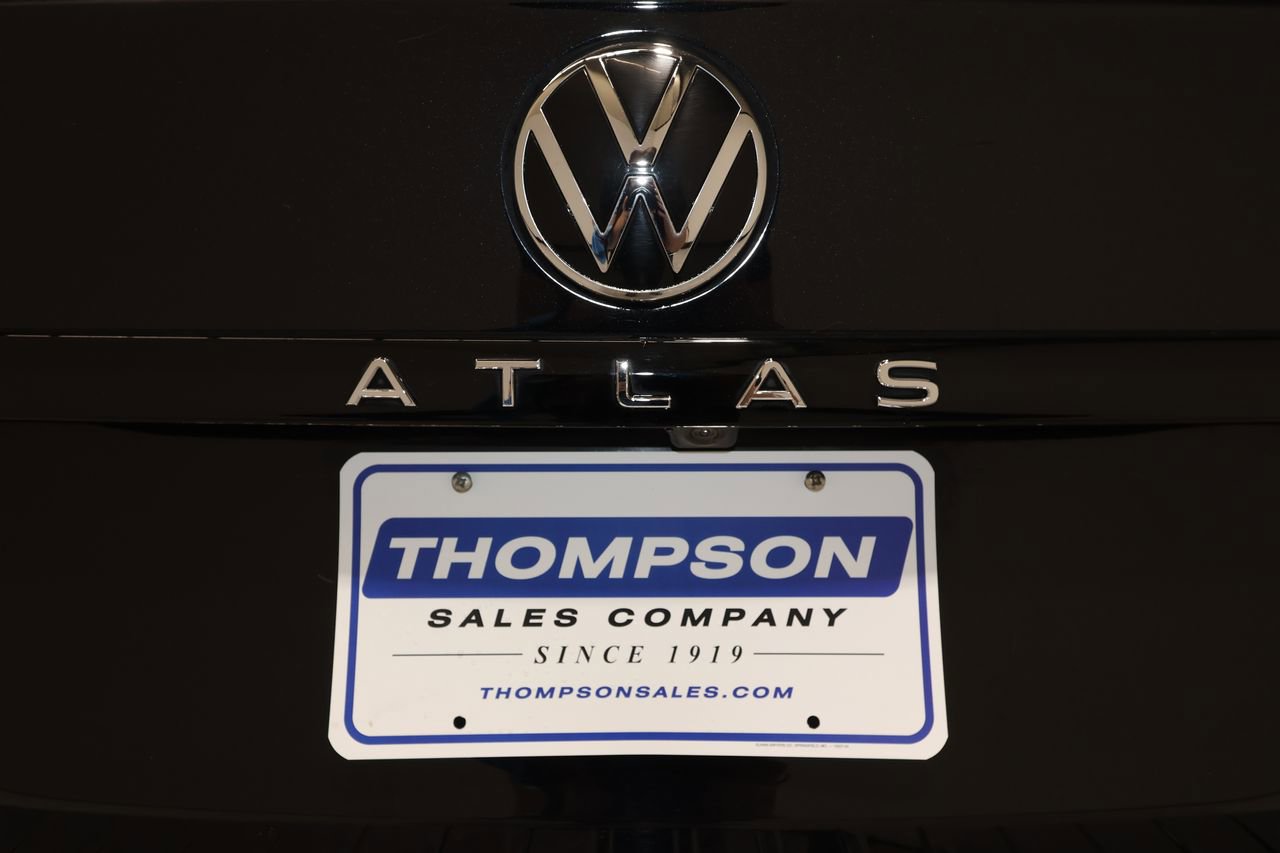 Used 2023 Volkswagen Atlas SEL R-Line AWD/4WD image 37