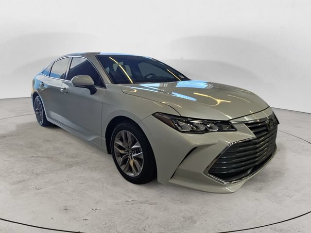 Used 2019 Toyota Avalon XLE w/ Moonroof Package FWD image 3