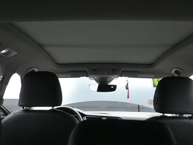 Used 2020 Volkswagen Tiguan SEL w/ 3rd Row Seat Package image 15