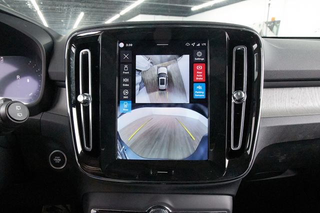 Certified 2026 Volvo XC40 B5 Plus AWD/4WD image 14