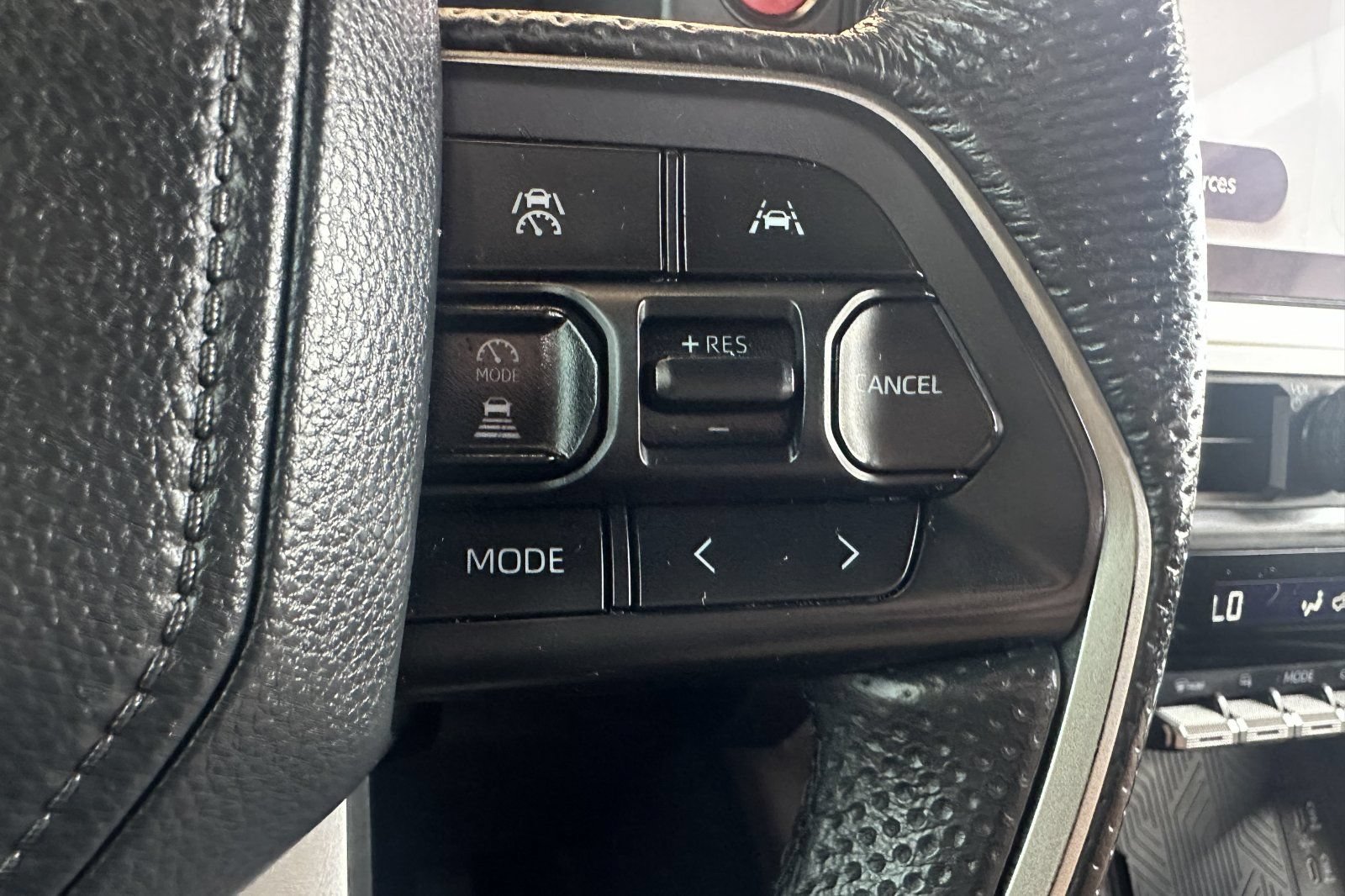 Used 2024 Toyota Tacoma TRD Off-Road AWD/4WD image 27