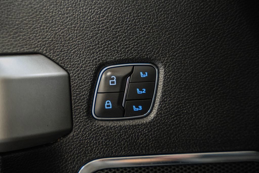 Used 2021 Ford F350 Lariat image 42