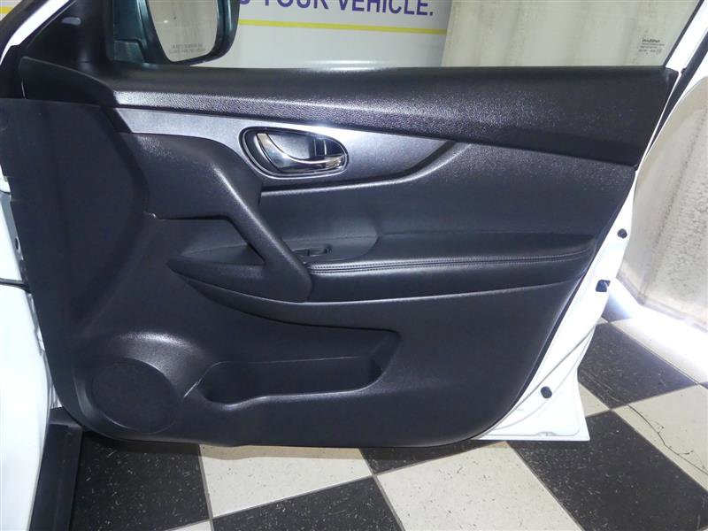 Used 2017 Nissan Rogue SV AWD/4WD image 22
