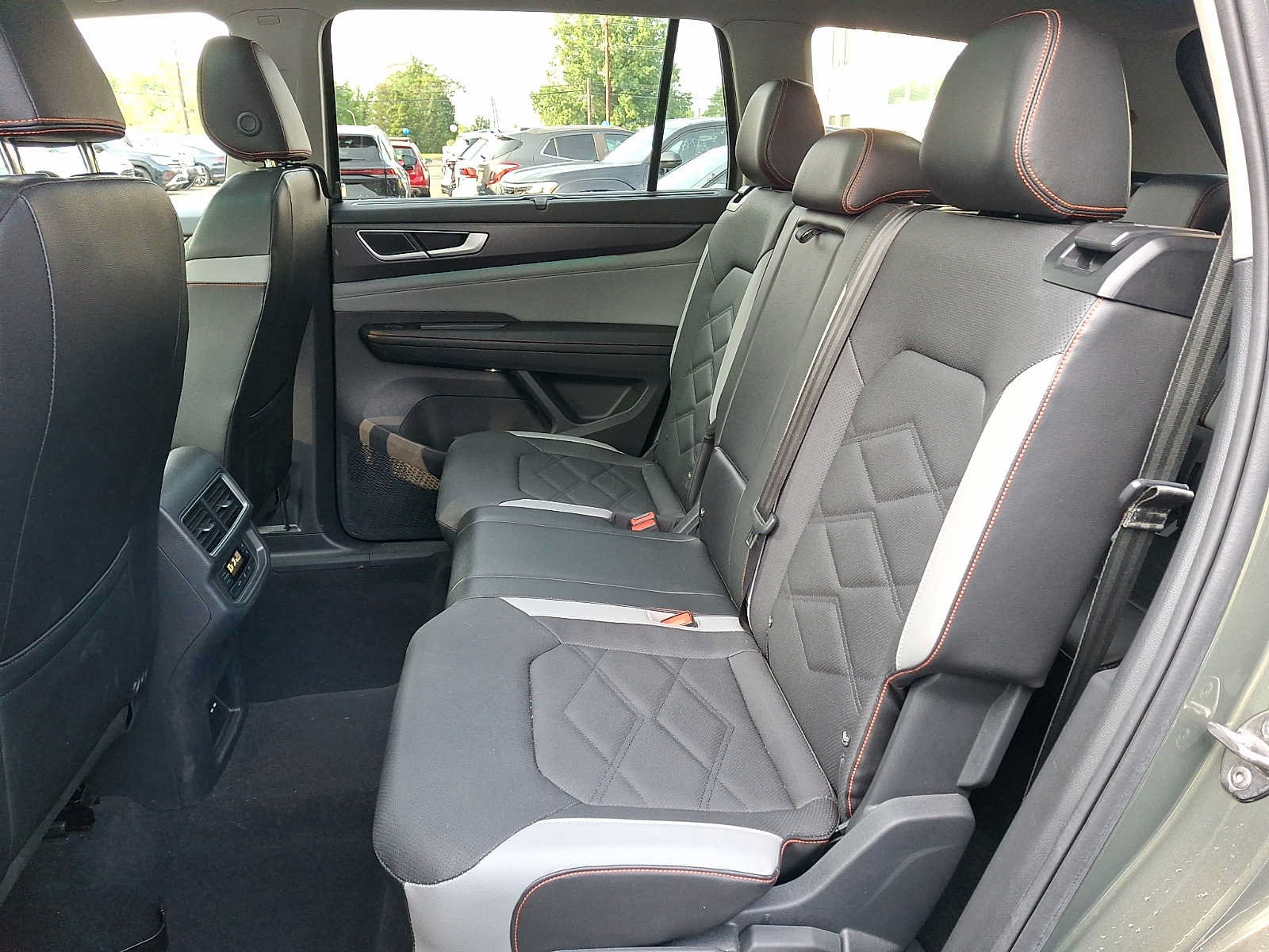 Certified 2024 Volkswagen Atlas Peak Edition SE AWD/4WD image 8