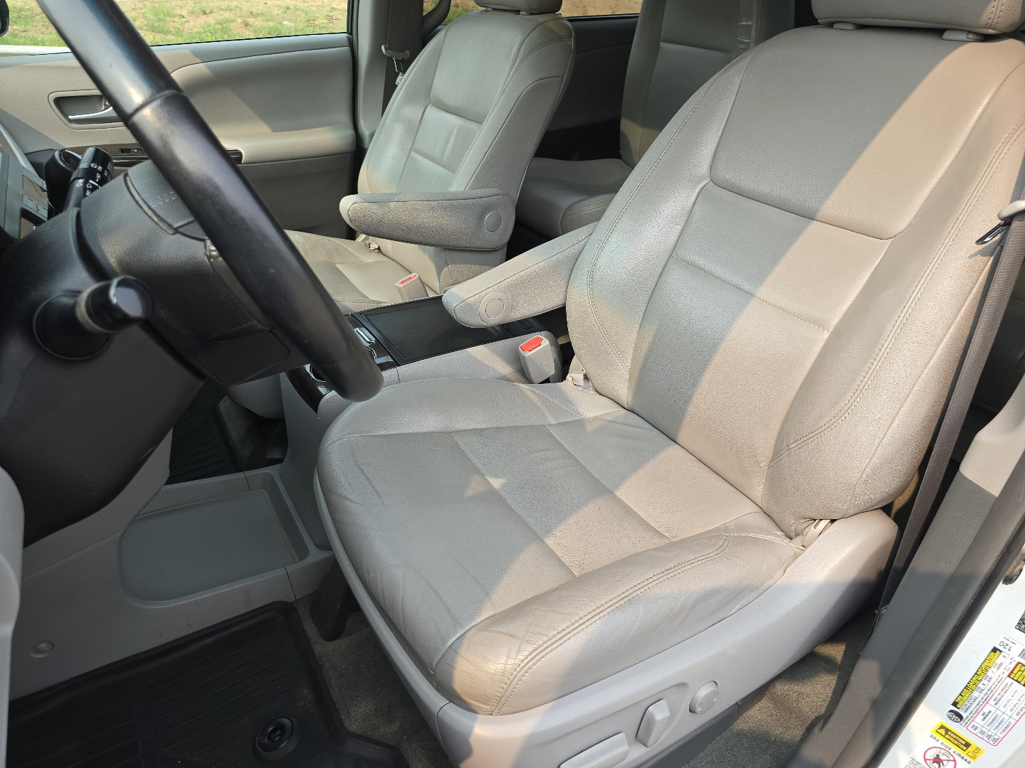 Used 2017 Toyota Sienna XLE FWD image 23