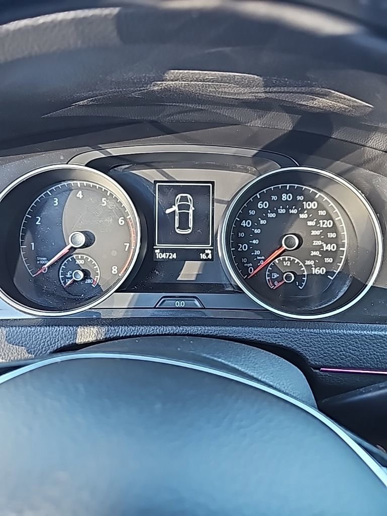 Used 2019 Volkswagen Golf S image 8