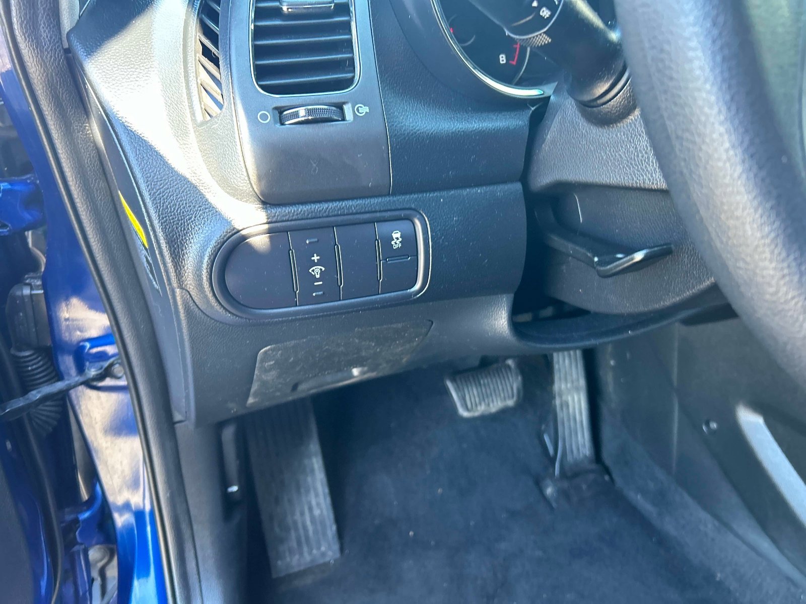 Used 2018 Kia Forte LX image 17