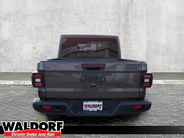 New 2025 Jeep Gladiator Sport image 3