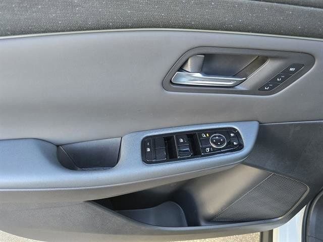 New 2026 Nissan Leaf Platinum+ image 21