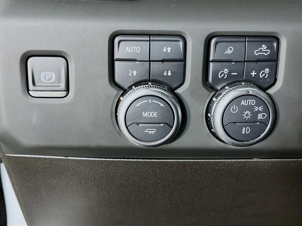 Used 2024 GMC Sierra 3500 Denali Ultimate AWD/4WD image 13