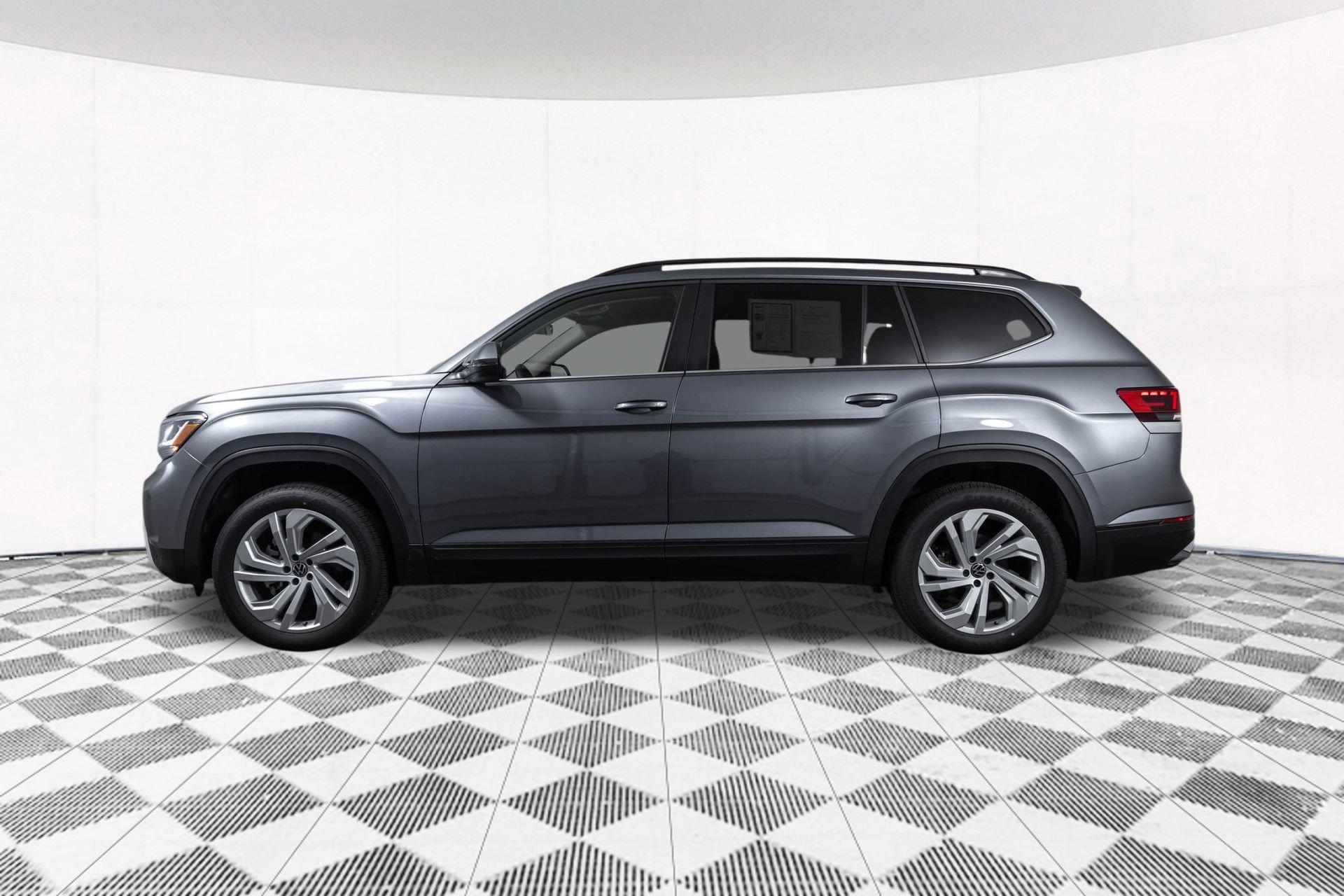 Used 2023 Volkswagen Atlas SE AWD/4WD image 13