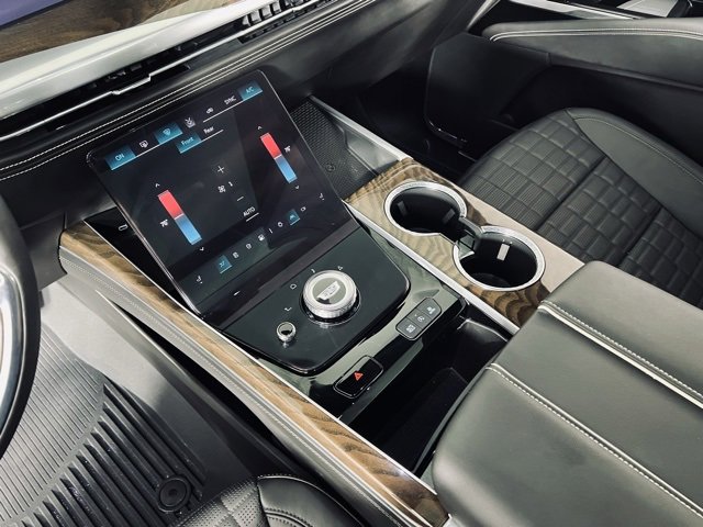 Used 2025 Cadillac Escalade Sport Platinum image 29