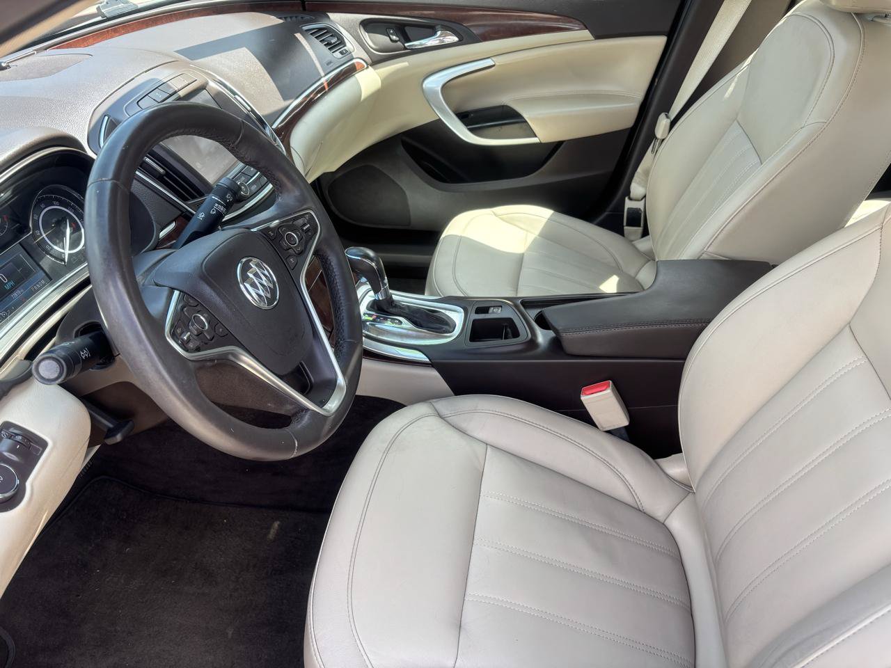 Used 2017 Buick Regal Sport Touring FWD image 6