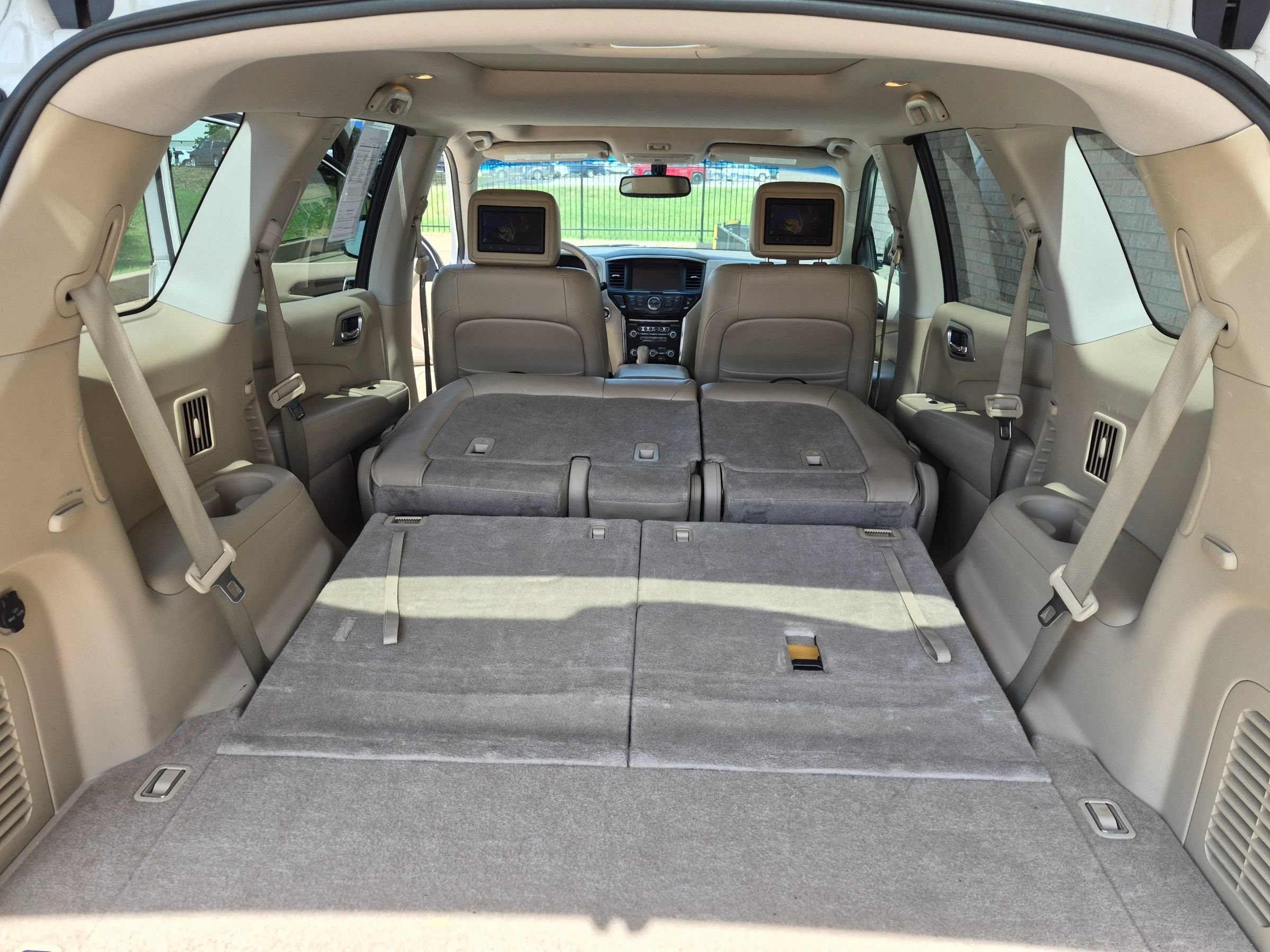 Used 2014 Nissan Pathfinder Platinum w/ Platinum Premium Package FWD image 22