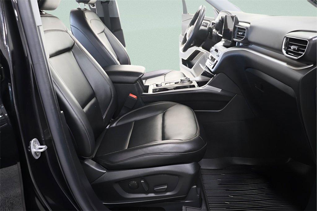 Used 2023 Ford Explorer XLT w/ Equipment Group 202A image 32