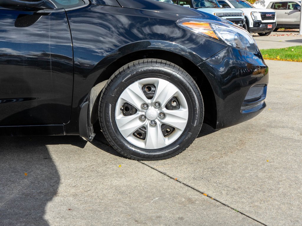 Used 2016 Kia Forte LX image 32