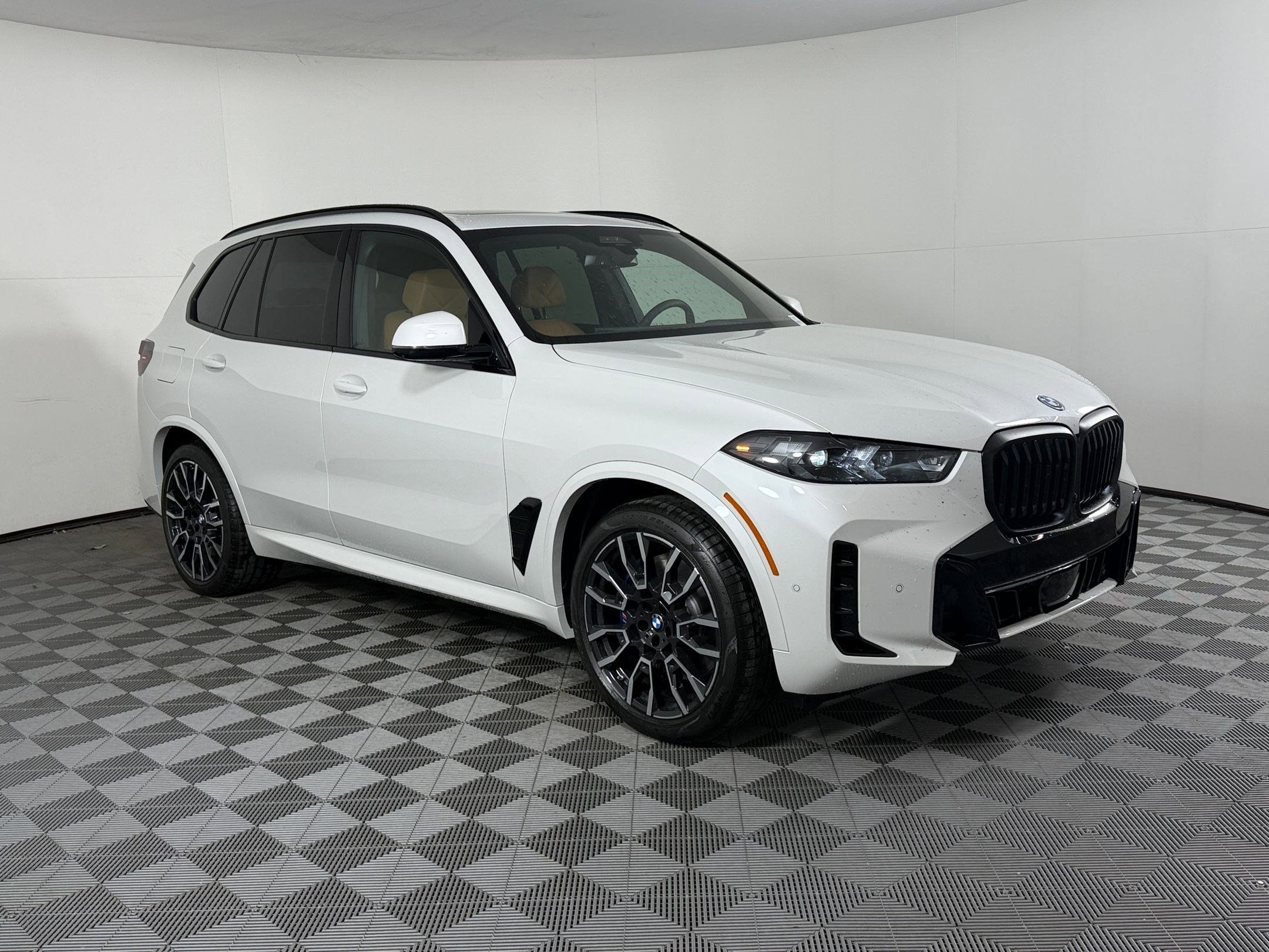 New 2026 BMW X5 xDrive50e w/ Executive Package AWD/4WD image 7