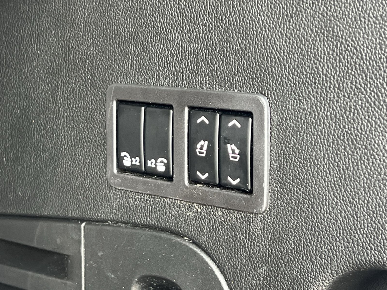 Used 2019 GMC Yukon Denali w/ Denali Ultimate Package AWD/4WD image 31