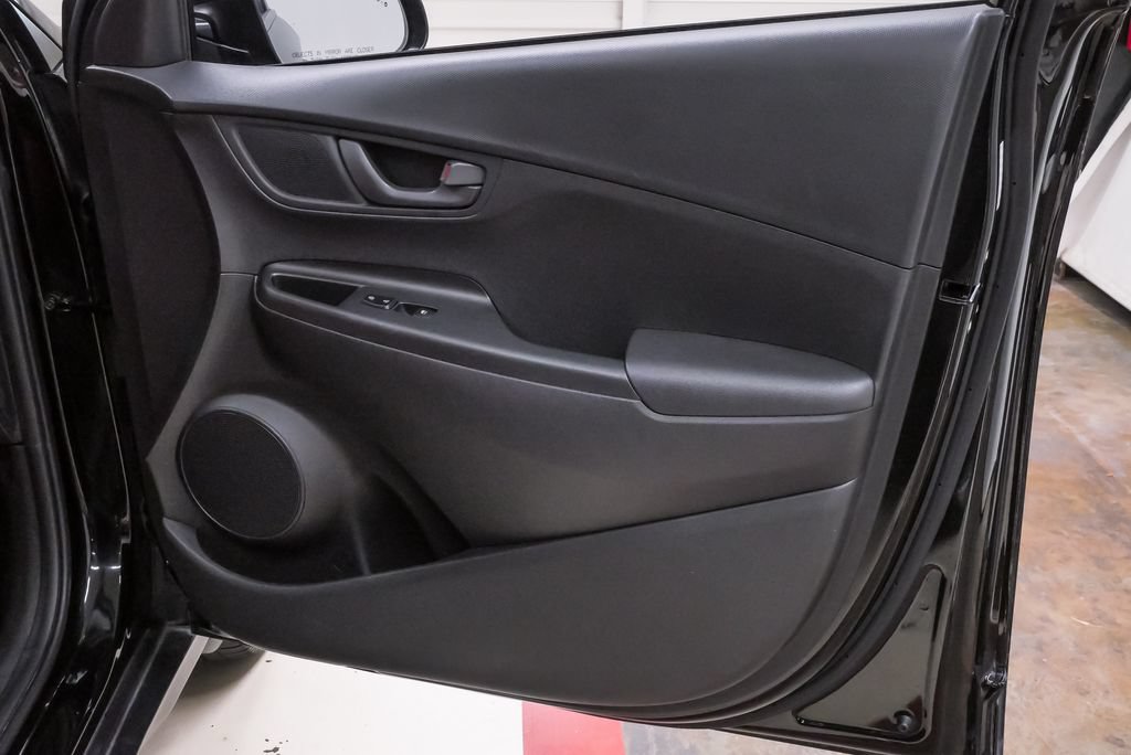 Used 2018 Hyundai Kona SEL FWD image 28