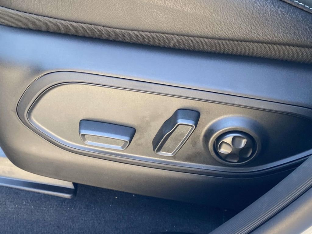 New 2026 Jeep Grand Cherokee Altitude image 15